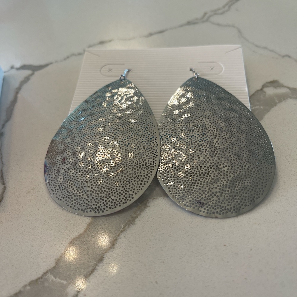 Premier Designs Textured Silver Teardrop Earrings - Picture 2 of 2